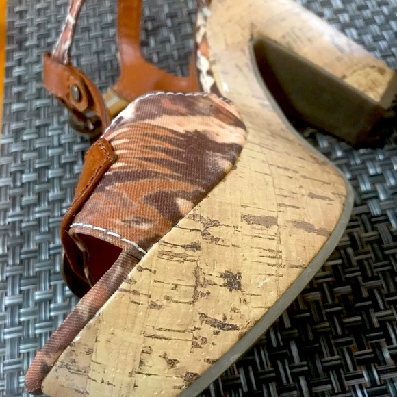 Spring Sandals Size 8 - Picture 3 of 4